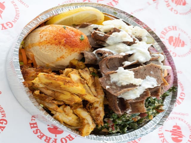 Gyro and Chicken Combo Salad (H).